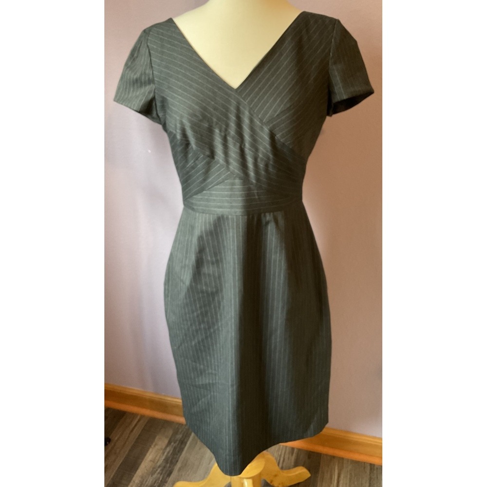 Banana Republic Stripe Gray Knee Length Sheath Dress Size 4 Academia
